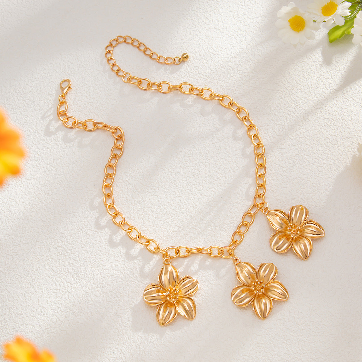 Planderful Vienna Verve Necklace – Retro Versatile Flower Pendant Design