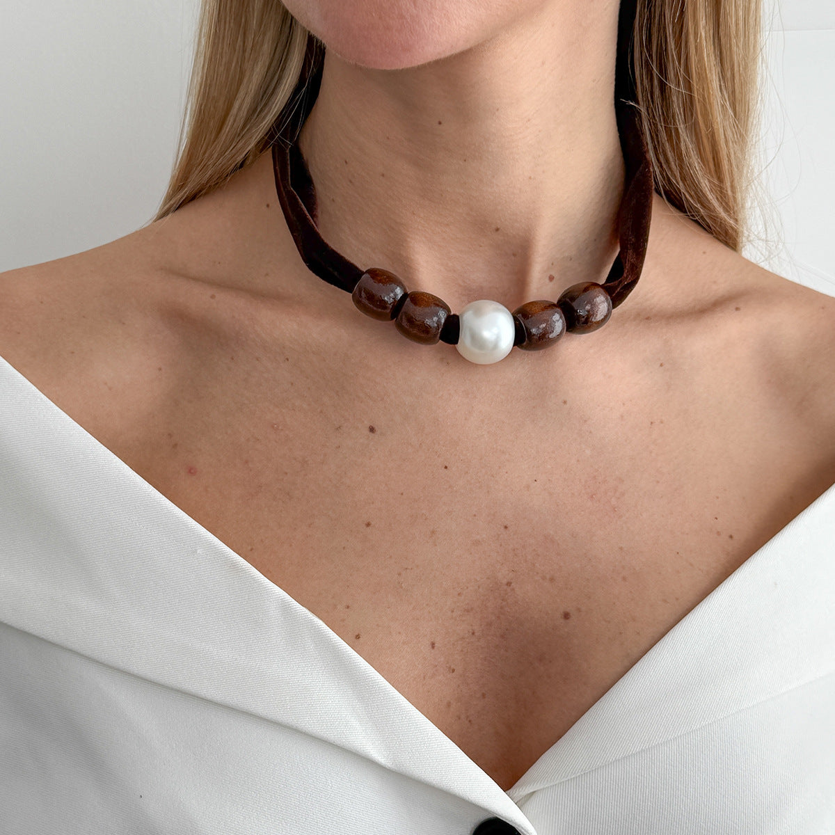 Wood Bead Pearl-Style Collarbone Necklace