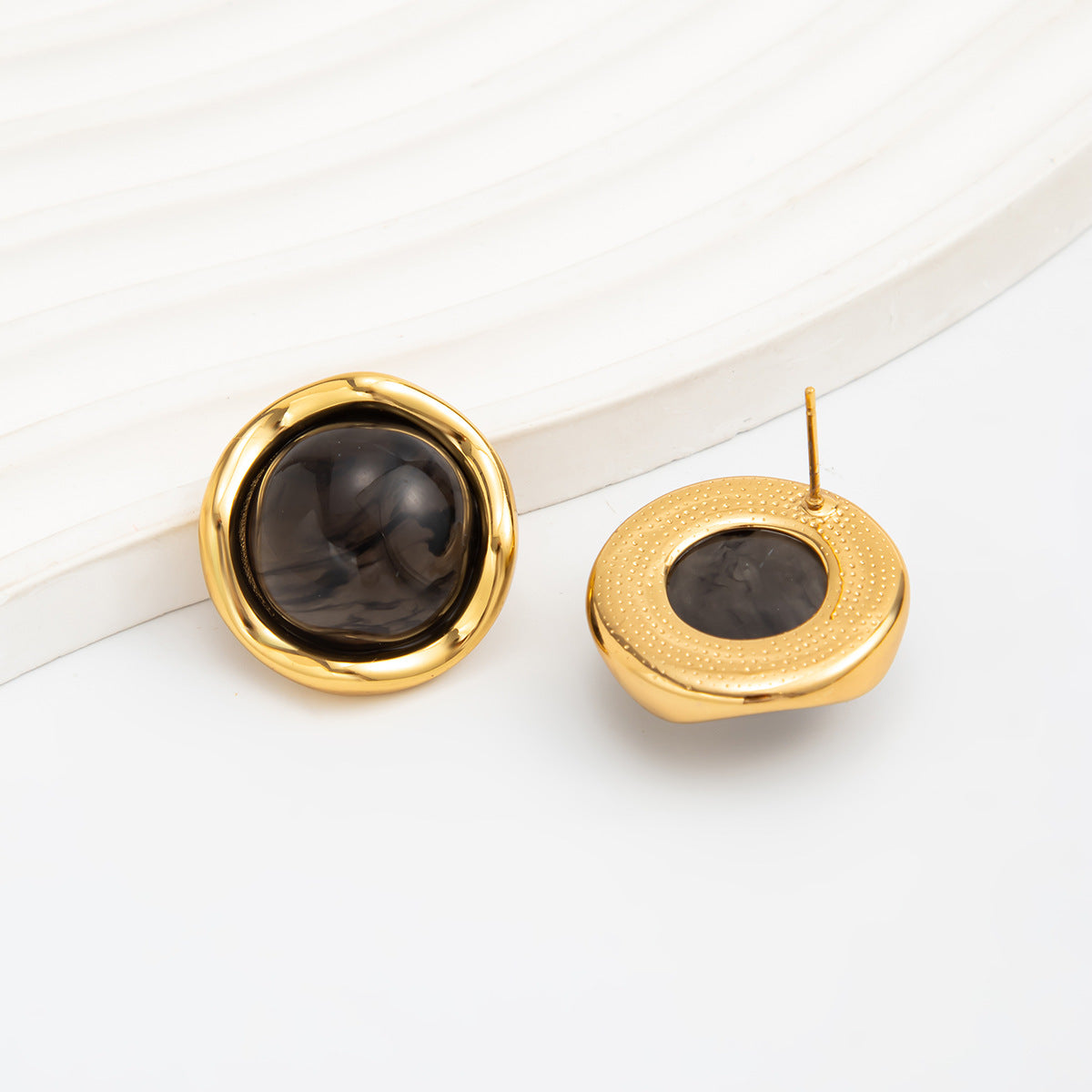 Planderful Elegant Versatile Stainless Steel Stud Earrings With Gold Edge And Wavy Round Look For Everyday Women