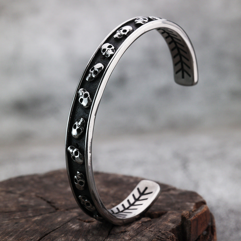 Planderful Stainless Steel Skull Bracelet Unisex Durable Retro Locomotive Style Halloween Accessory