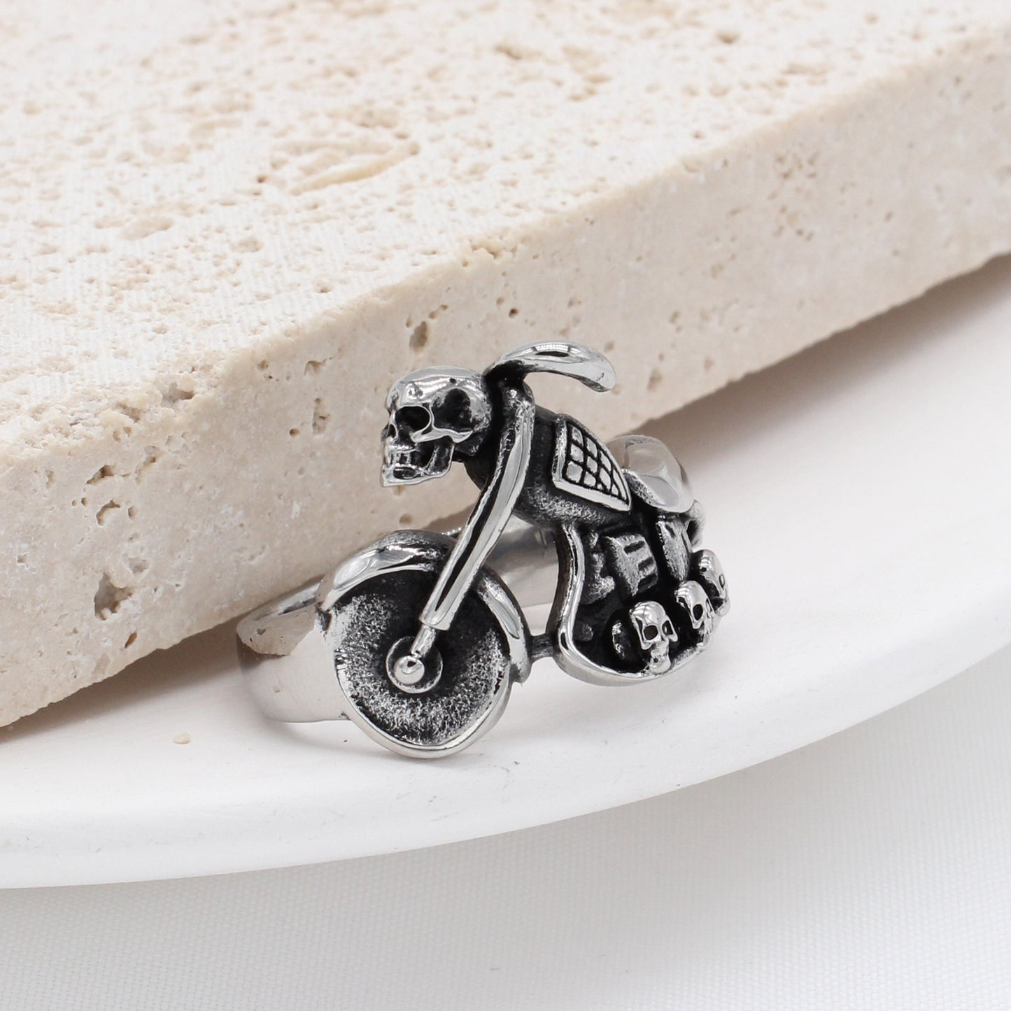 Planderful Locomotive Skull Ring Titanium Steel For Men And Unisex Motorcycle Enthusiasts Bold Protection Statement