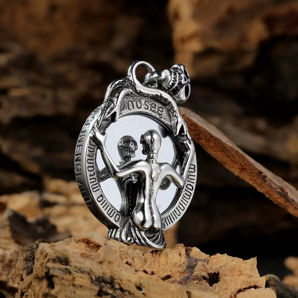 Planderful Bold Skull Mirror Pendant Necklace Titanium Steel Mirror Finish Unisex Gift For Women And Men