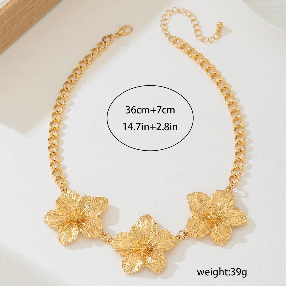 Planderful Vienna Verve Necklace – Fashionable Metal Flower Design