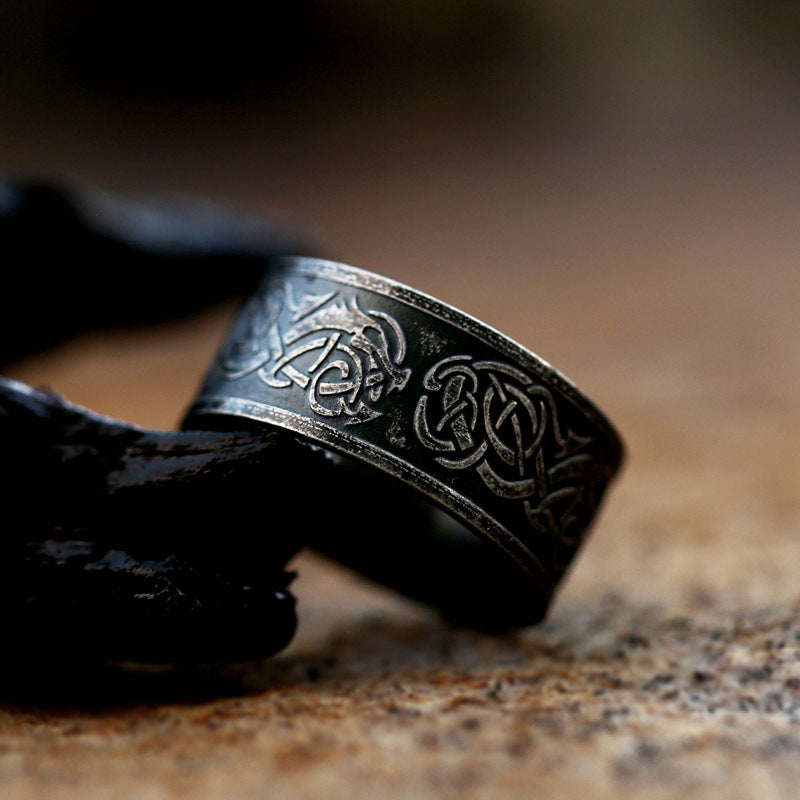 Stylish Titanium Steel Retro Unisex Ring - Japan & South Korea Inspired Fashion Jewelry for Men and Women