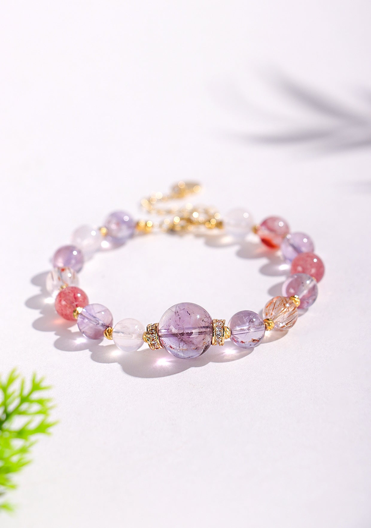 Planderful Fortune's Favor Bracelet – Elegant Strawberry Crystal Design