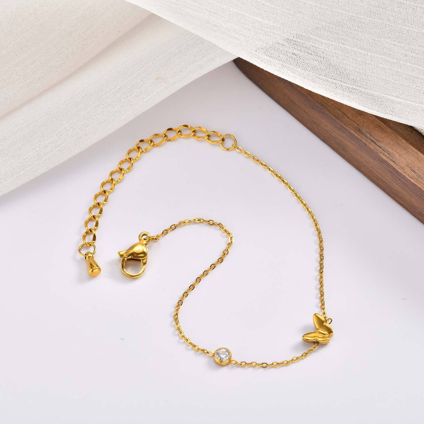 Stainless Steel Wind Delicate Sense Ladies Collarbone Chain Butterfly Necklace Gold