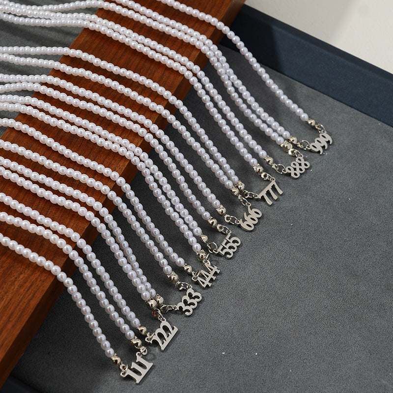 Elegant Pearl Pendant Necklace with Luxurious Design