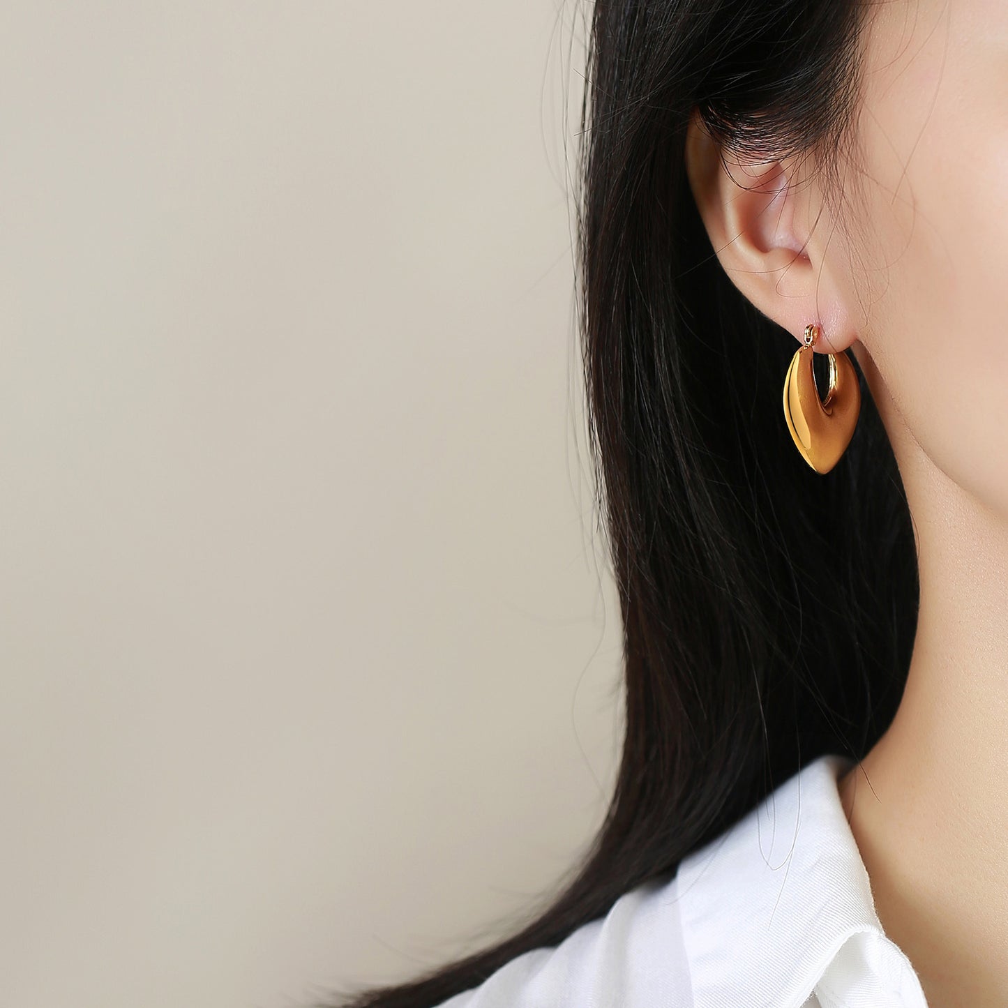 Stainless Steel Women's French Fashion Hollow Peach Heart Earrings