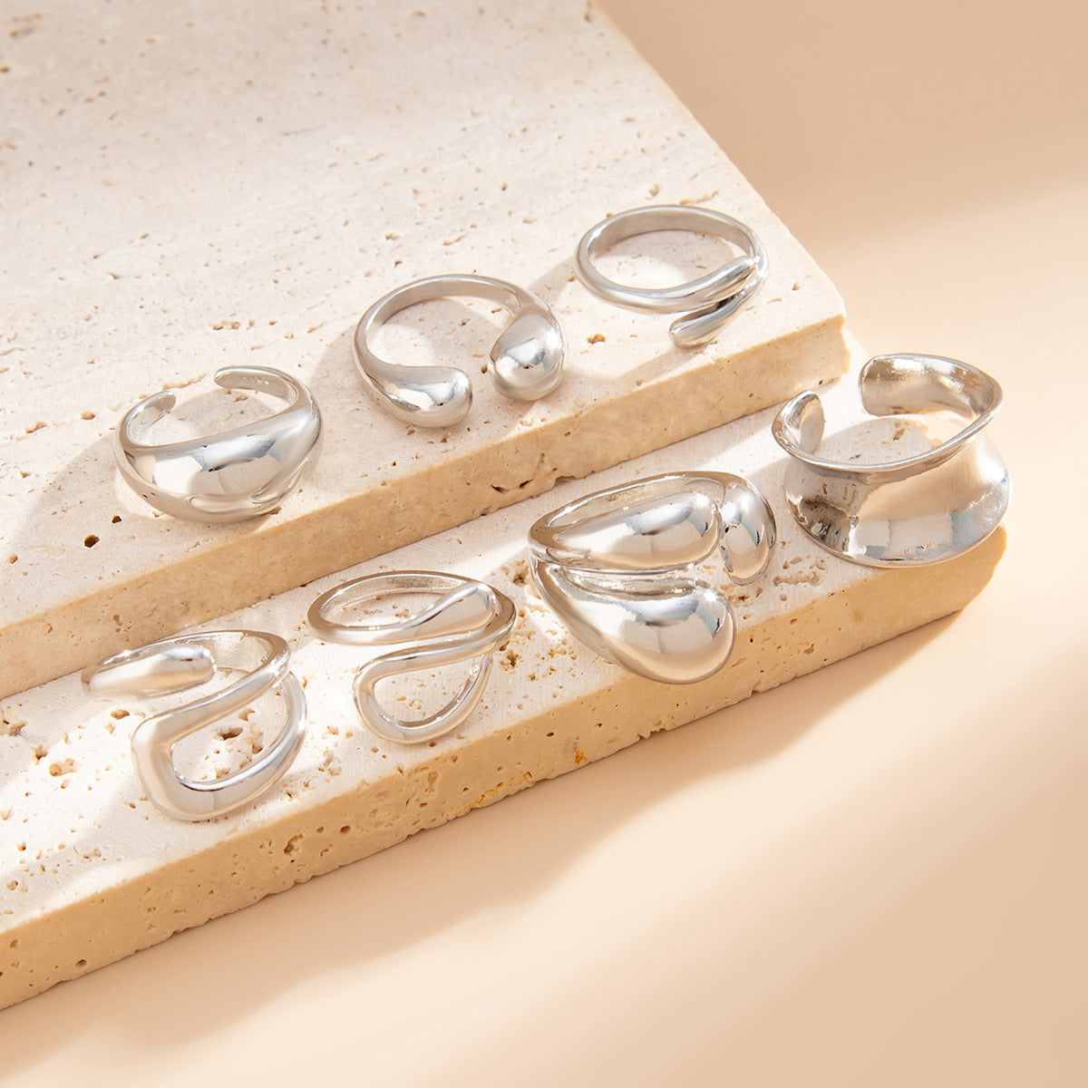 Planderful Vienna Verve Lava Texture Bow Set Joint Ring – Adjustable Geometric Design