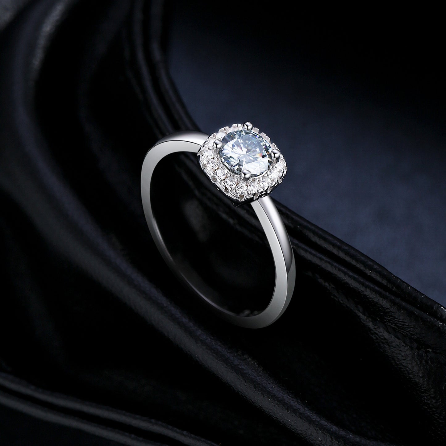 Planderful Moissanite Sparkling Ring – Noble and Elegant Design