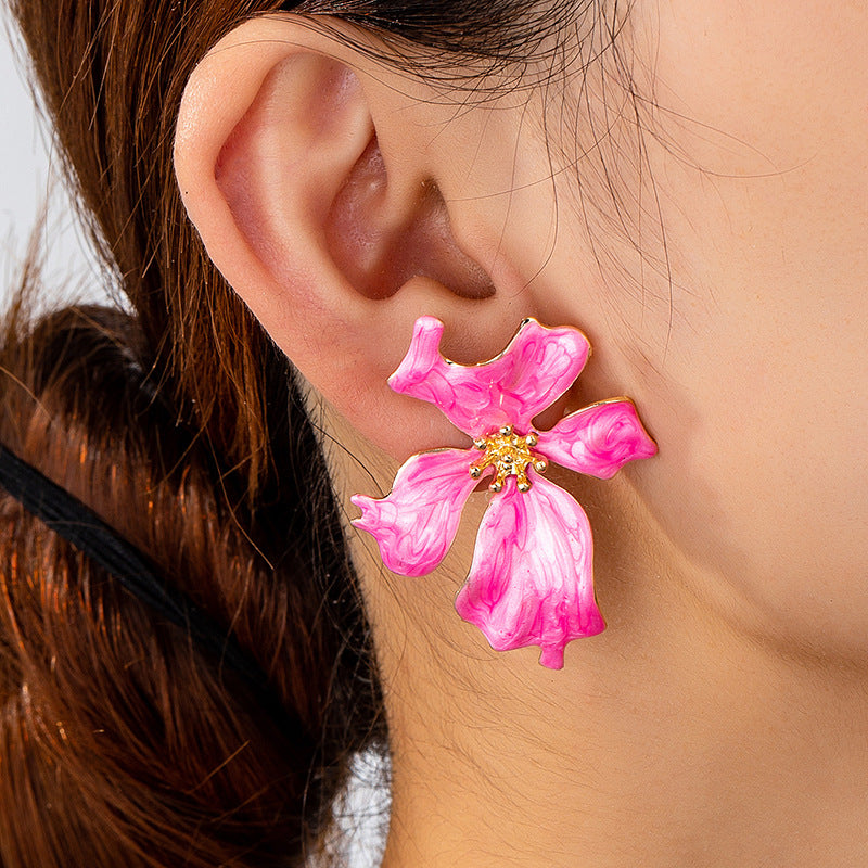 Planderful Vienna Verve Earrings – Retro Exaggerated Pink Flower Design