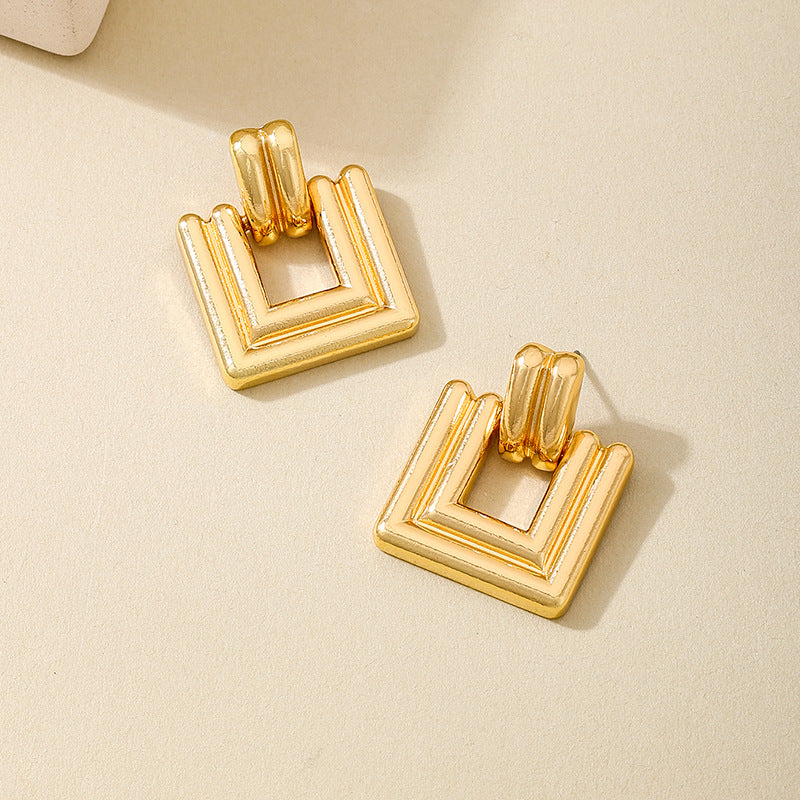 Planderful Vienna Verve Earrings – Elegant Gold Geometric Design