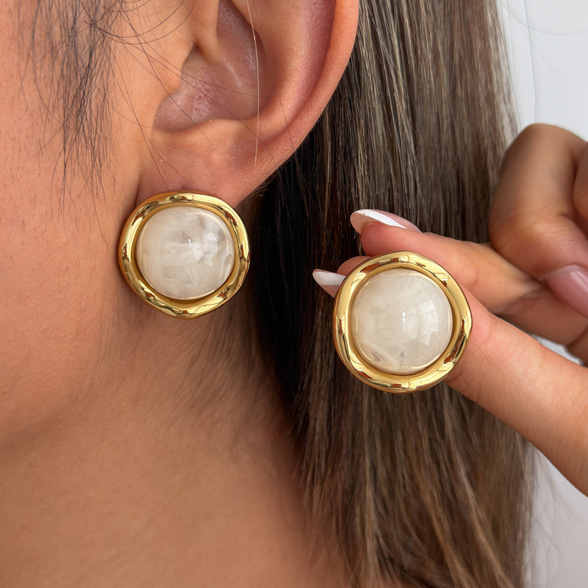 Planderful Elegant Versatile Stainless Steel Stud Earrings With Gold Edge And Wavy Round Look For Everyday Women