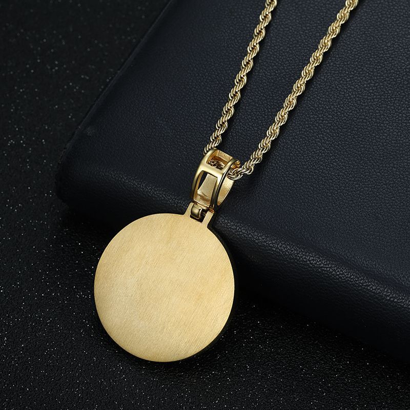 Planderful Smiley Face Necklace Trendsetting Unisex Stainless Steel Gold Plated Pendant For Men And Women