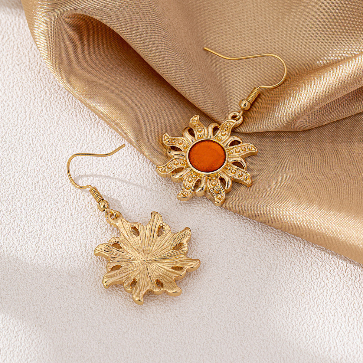 Planderful Vienna Verve Earrings – Retro Gold-Textured Sun Flower Design