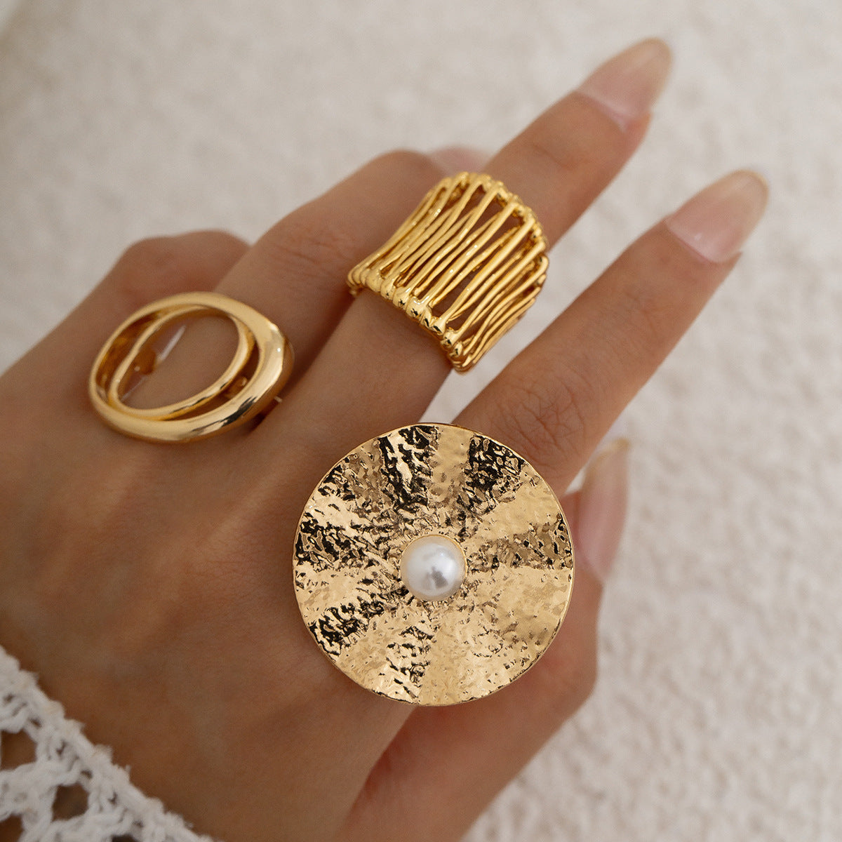 Planderful Vienna Verve Ring – Elegant Imitation Pearl Design