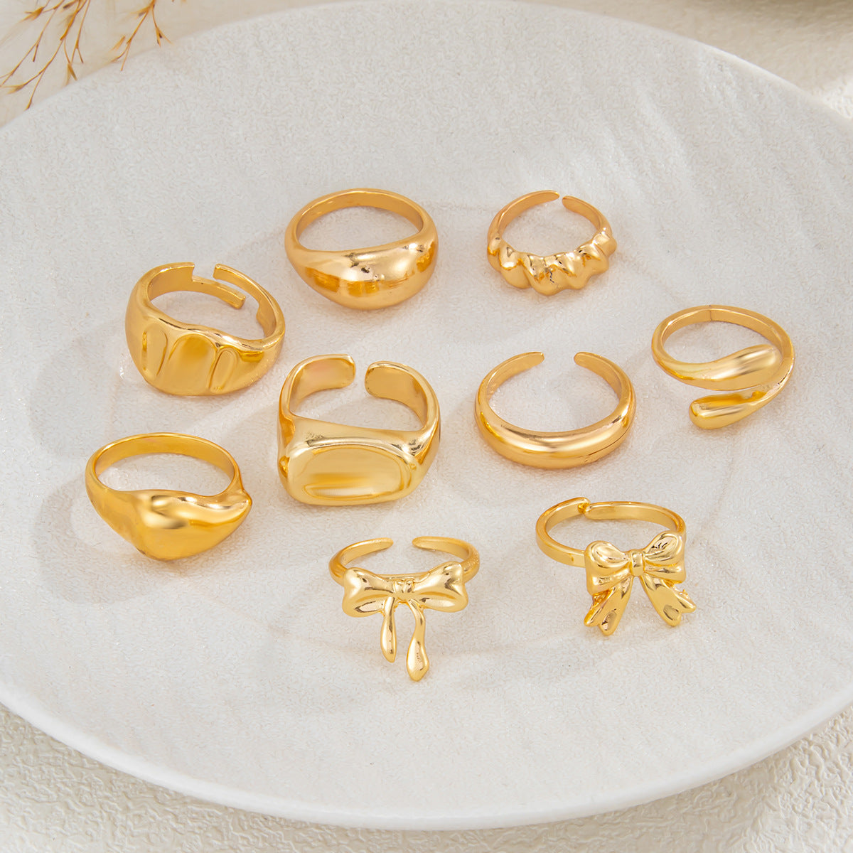 Planderful Vienna Verve Lava Texture Bow Set Joint Ring – Adjustable Geometric Design