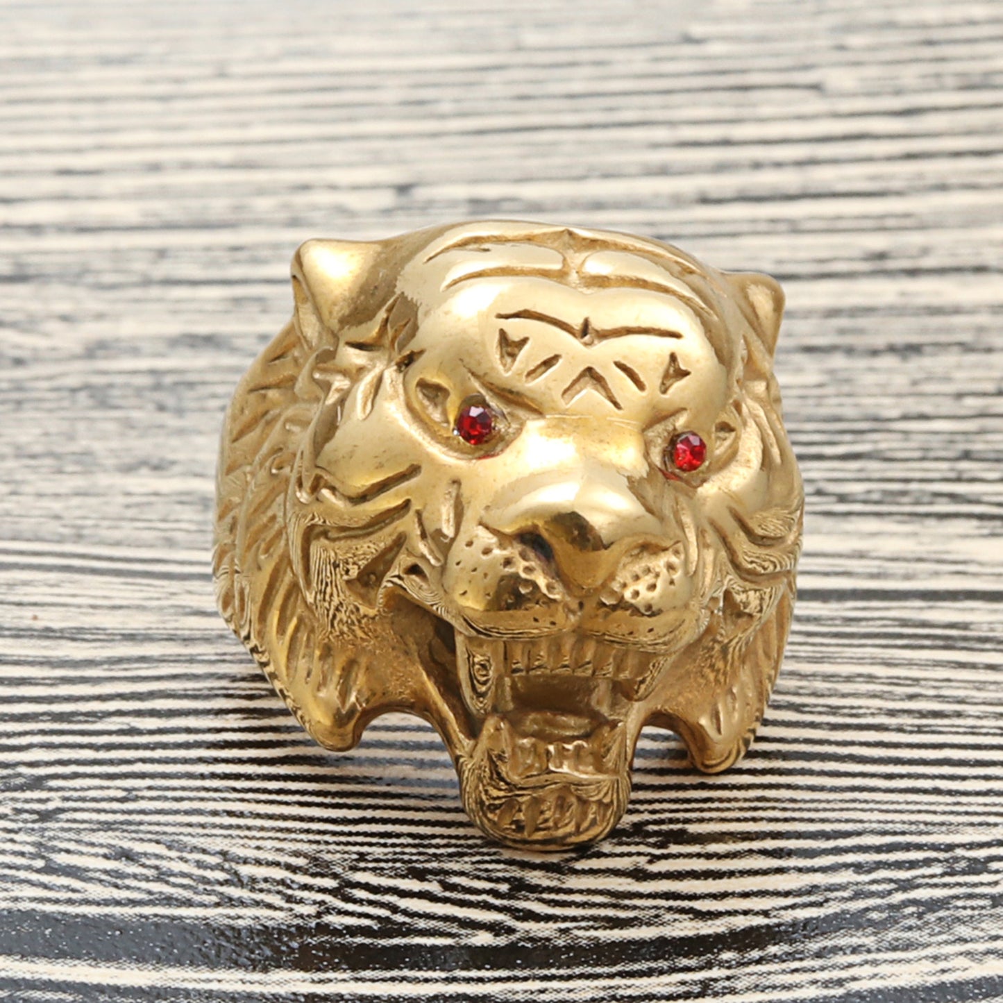 Punk-Inspired Titanium Steel Tiger Ring for Men - Retro Animal Design in Stainless Steel