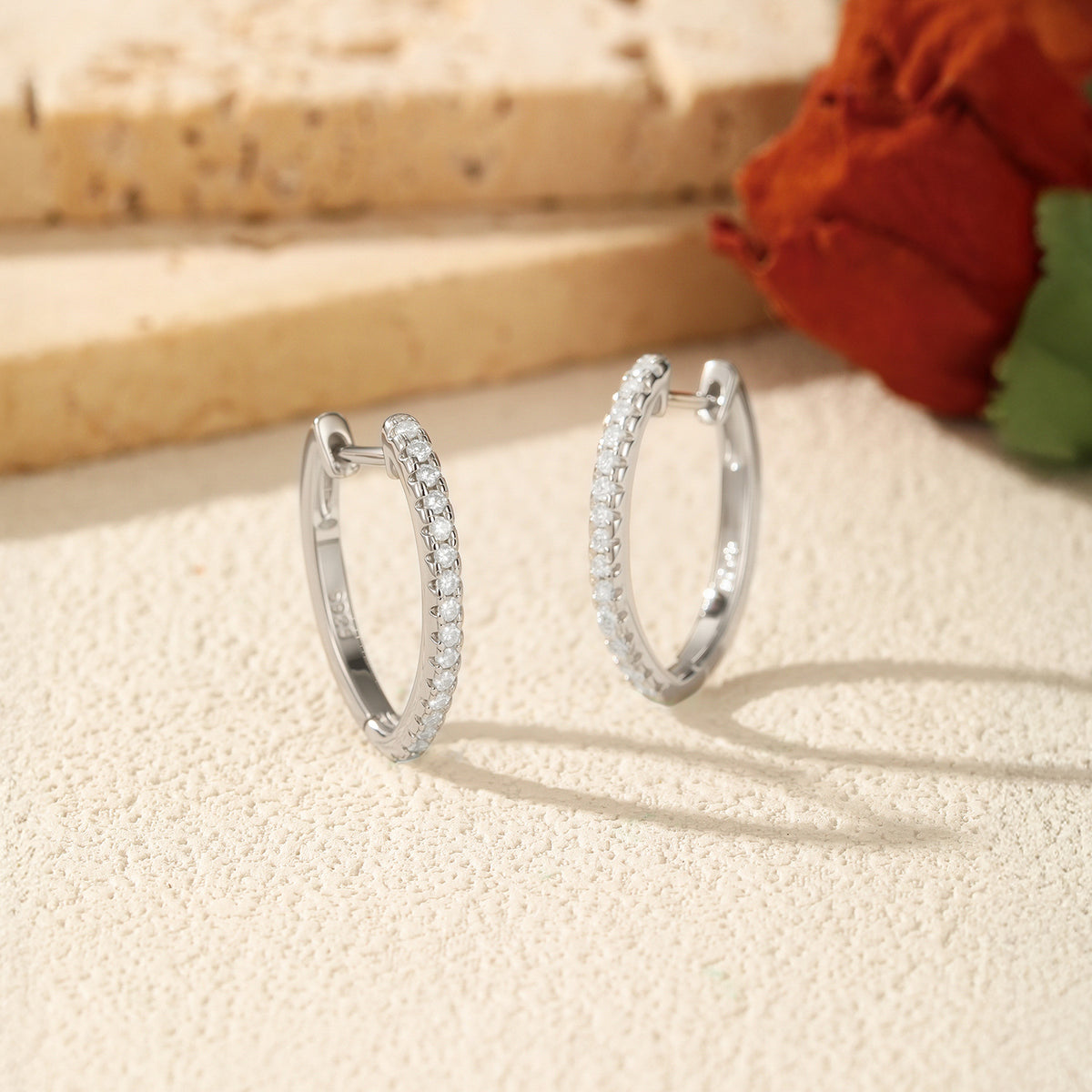 925 Sterling Silver Heart Pavé Zircon Moissanite Hoop Earrings