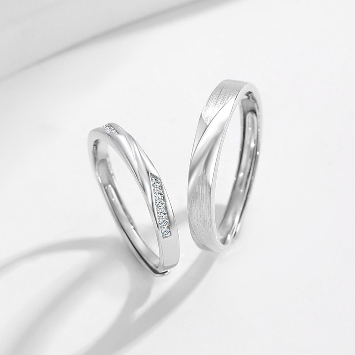 Planderful Everyday Genie Mobius Ring – Niche Light Luxury Creative Style Pair Ring