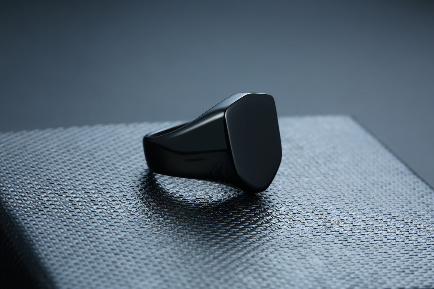 New Arrivals Trendy Men's Pentagonal Shield Ring Black Glossy