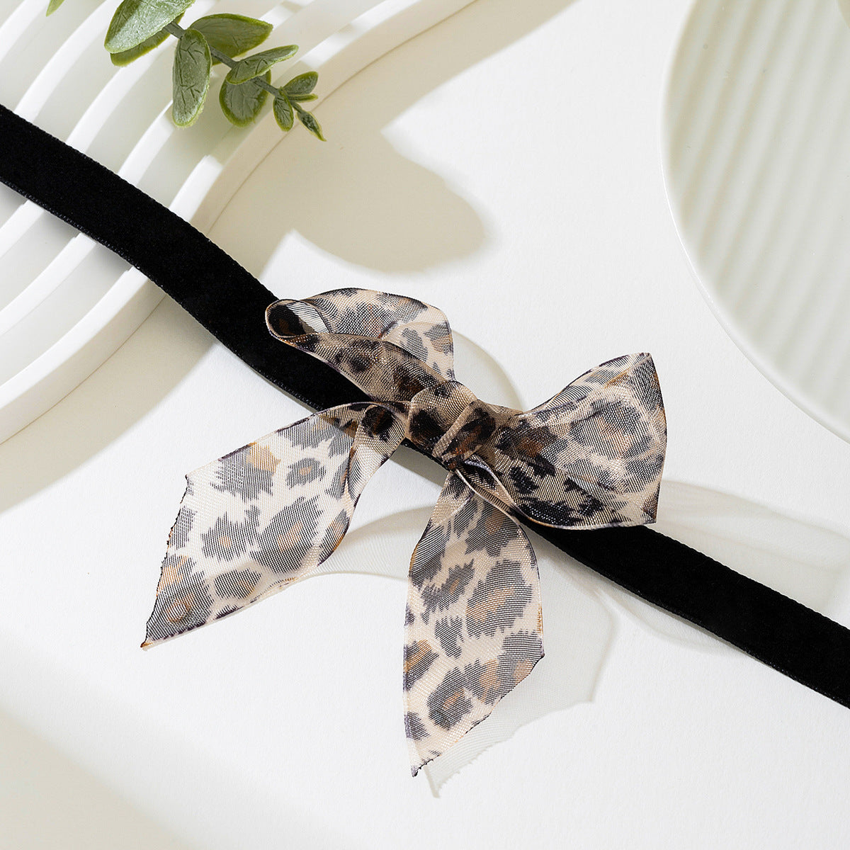 Planderful Vienna Verve Necklace – Trendy Leopard Print Bow Design