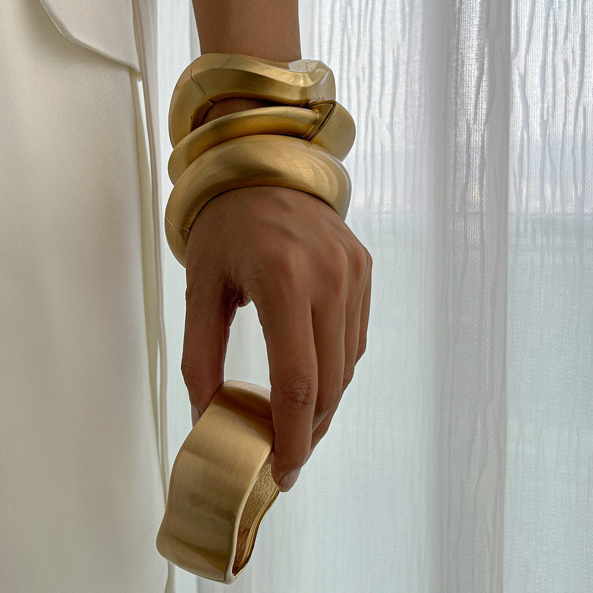 Planderful Vienna Verve Irregular Metal Bracelet For Edgy Punk Fashion Lovers Matte Wide Cuff With Spring Buckle