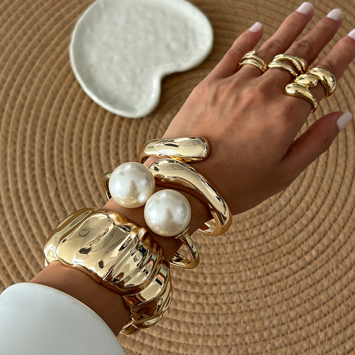 Planderful Vienna Verve Bracelet – Exaggerated Baroque Pearl Design