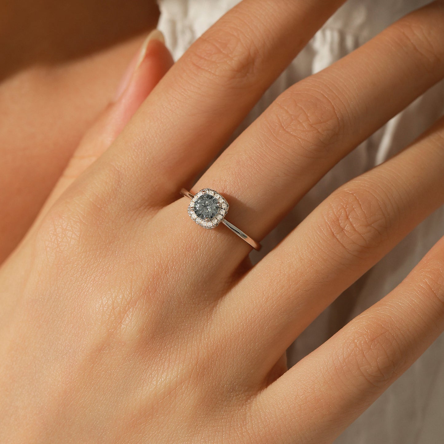 Planderful Moissanite Sparkling Ring – Noble and Elegant Design