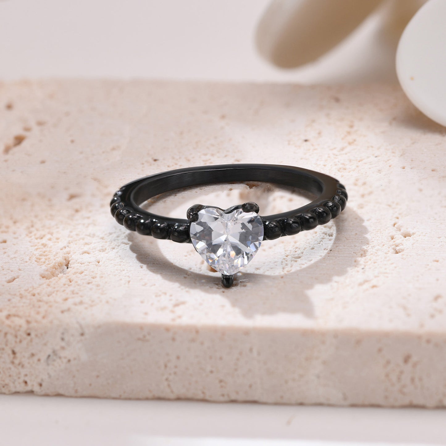 Stainless Steel Heart Zircon Casting Ring in Black Gold