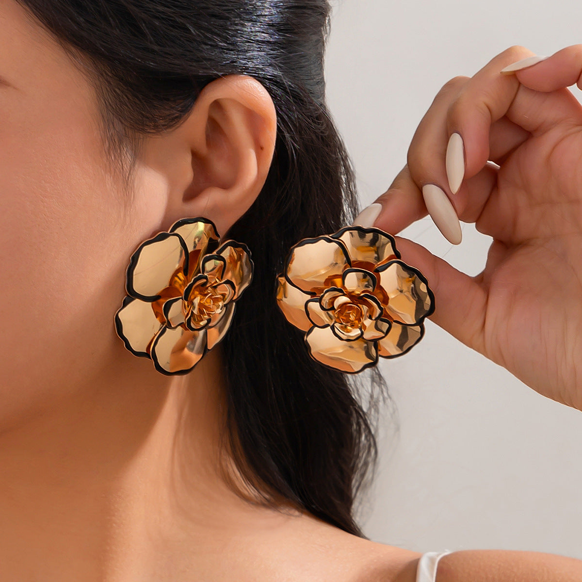 Planderful Vienna Verve Jewelry Set – Personalized Metal Flower Design