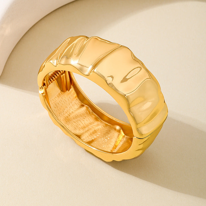 Planderful Vienna Verve Bracelet – Exaggerated Thick Metal Design