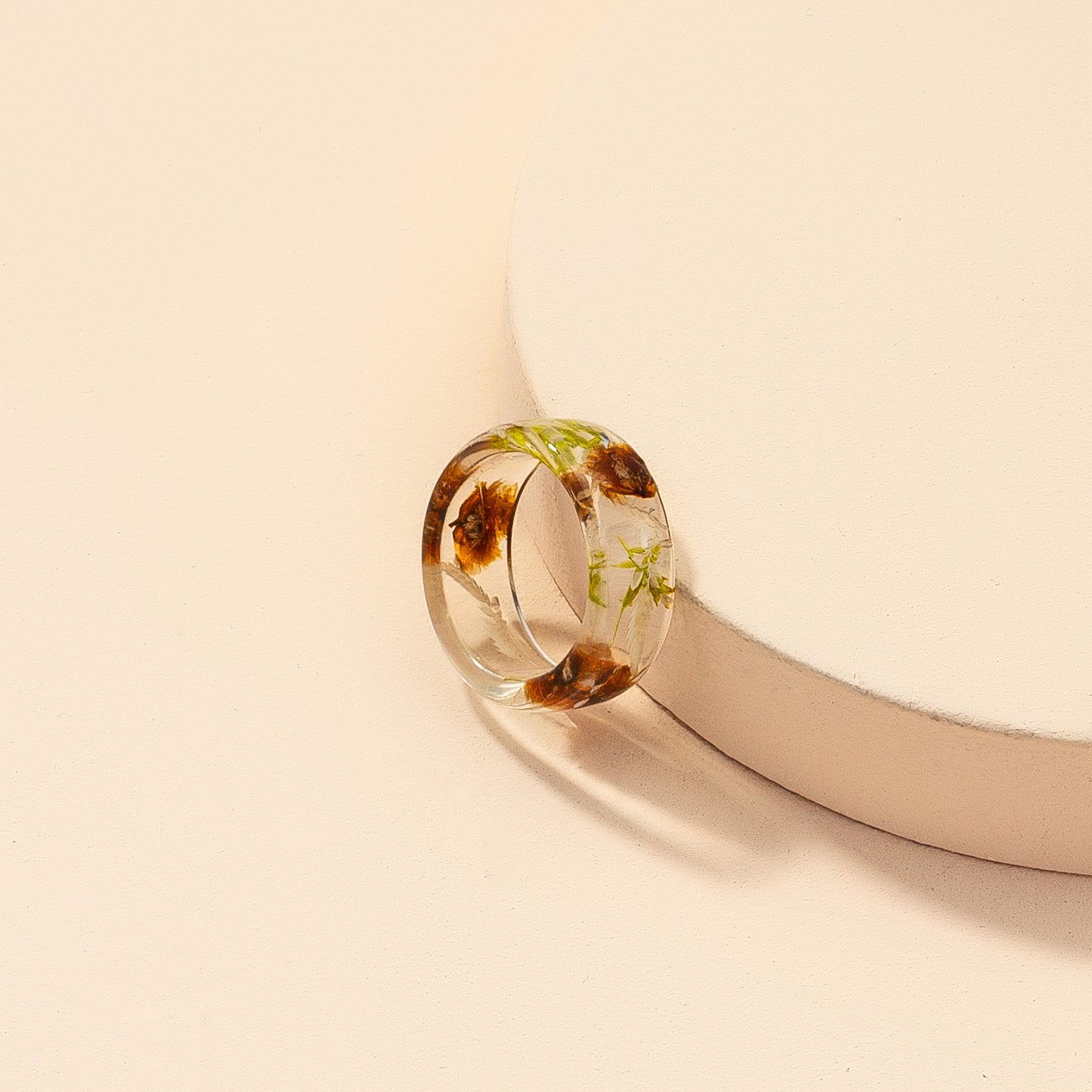 European and American Popular Vienna Verve Resin Ring with Real Flowers