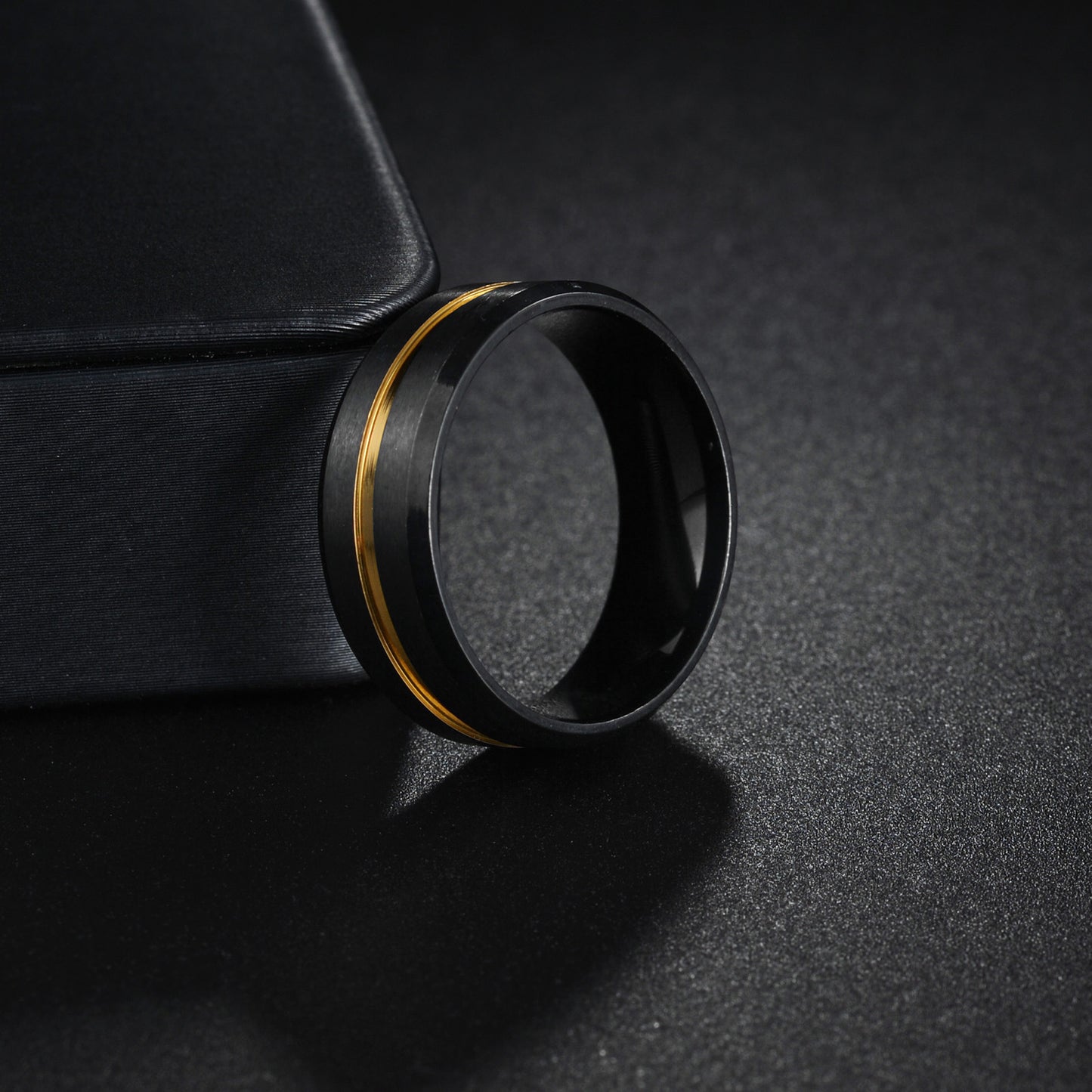 Elegant European and American Men's Stainless Steel Ring with Black and Gold Electroplating, 8mm Hand Ornament