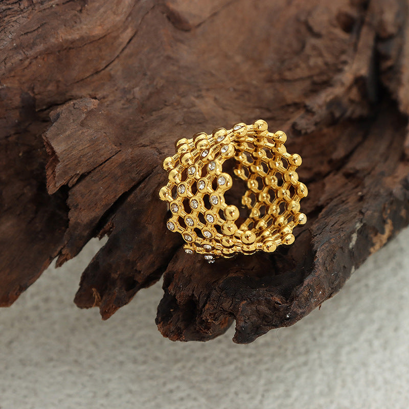 Golden Grid Zircon Hollow Ring in Titanium Steel - French Retro Style