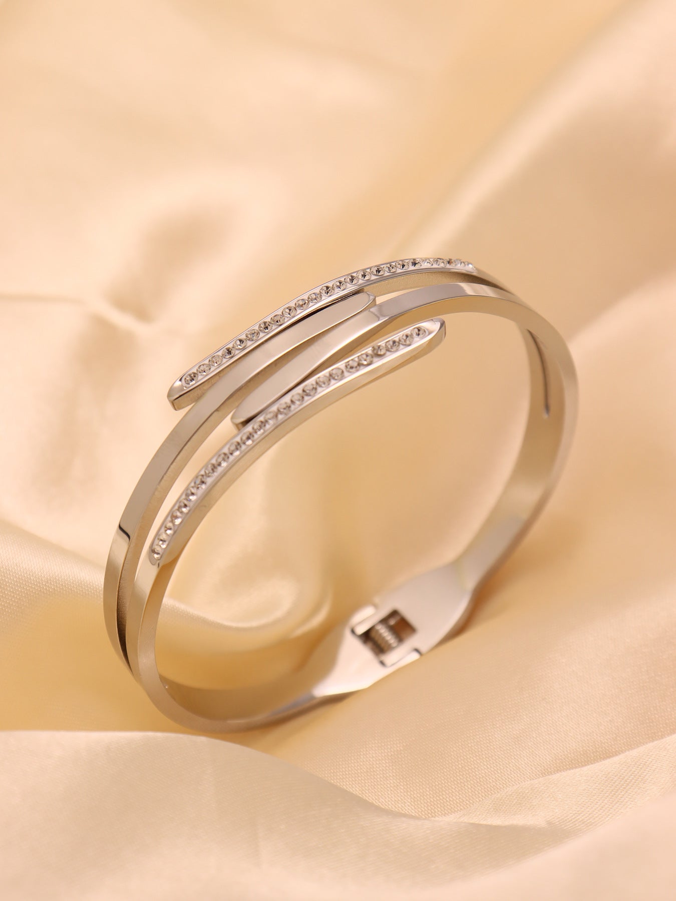 Planderful Gold Plated Zircon Bracelet For Professionals