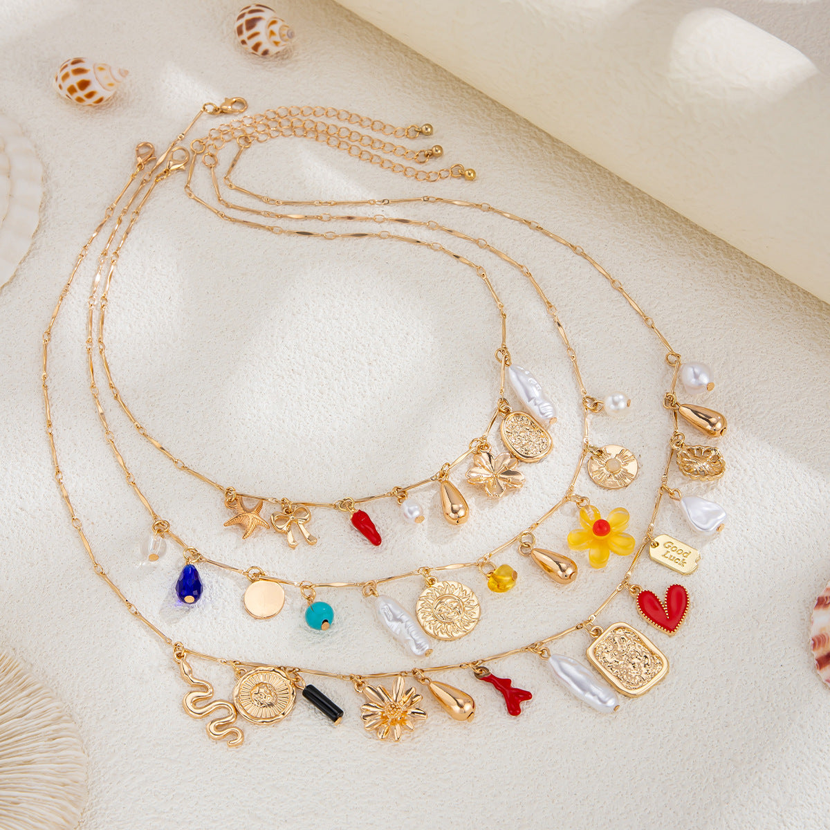 Planderful Vienna Verve Necklace – Personalized Multi-Flower Pearl Design