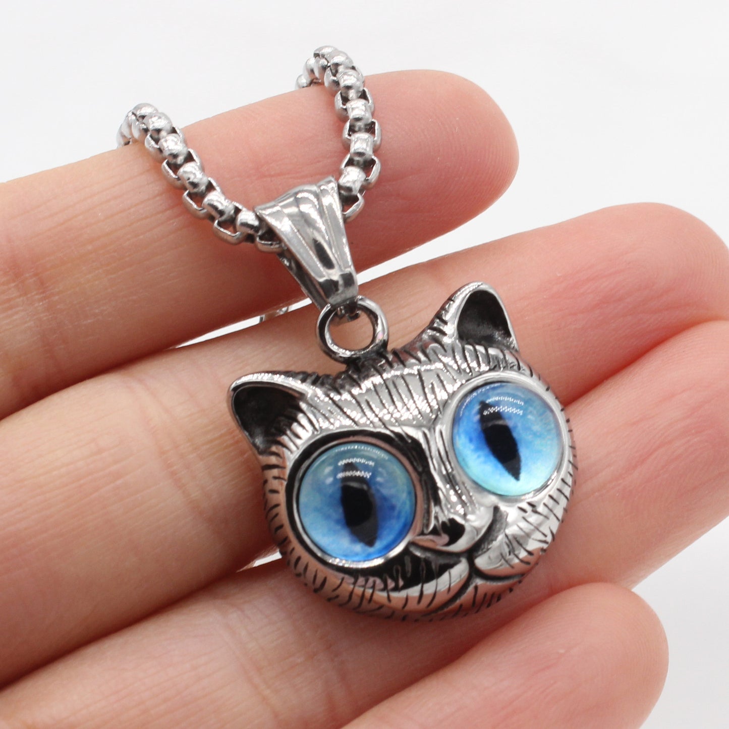 Planderful Everyday Genie – European and American Retro Kitten Titanium Steel Pendant Necklace for Men