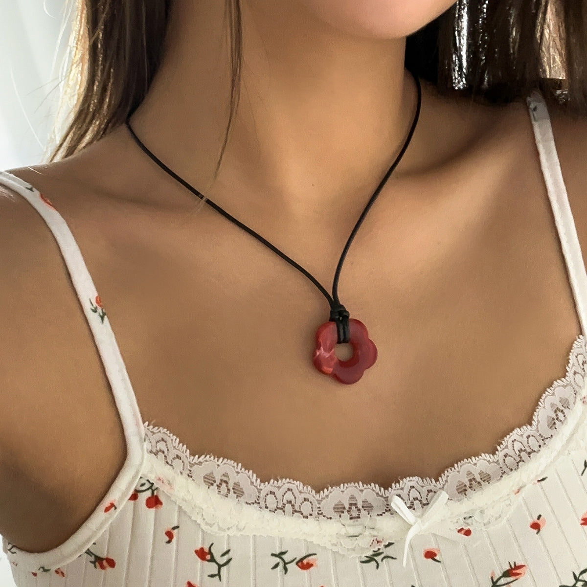 Pastoral Flower Pendant Necklace - Vienna Verve Collection