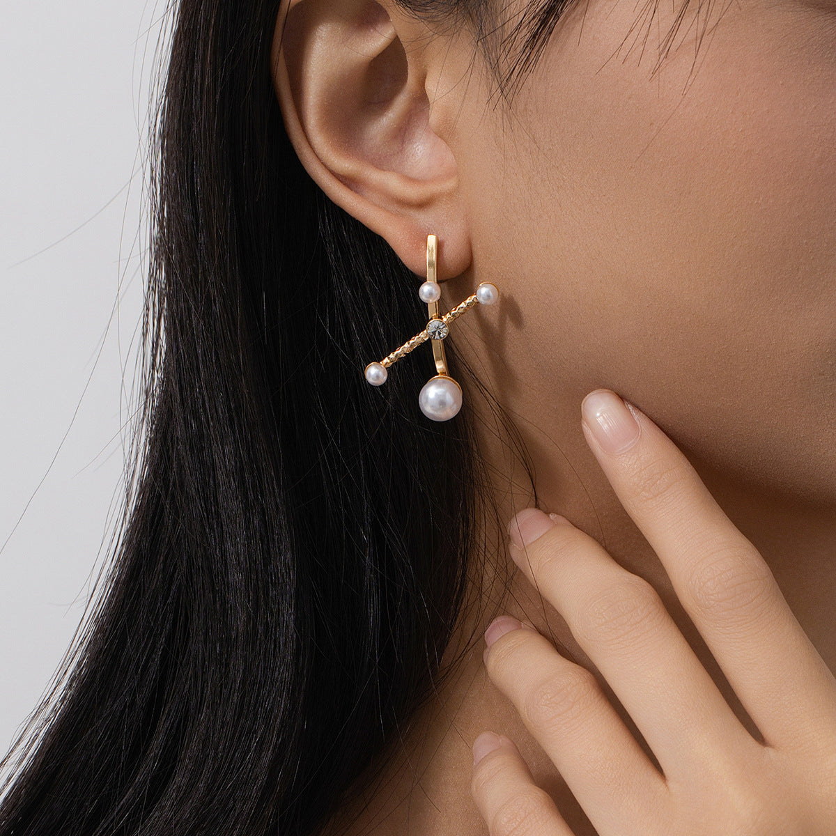 Planderful Vienna Verve Earrings – Exquisite Versatile Design with Zircon and Imitation Pearls