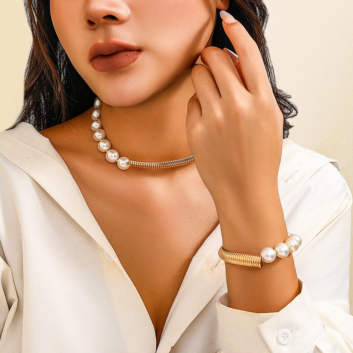 Cross-Cultural Punk Style Pearl Choker Necklace from Vienna Verve Collection