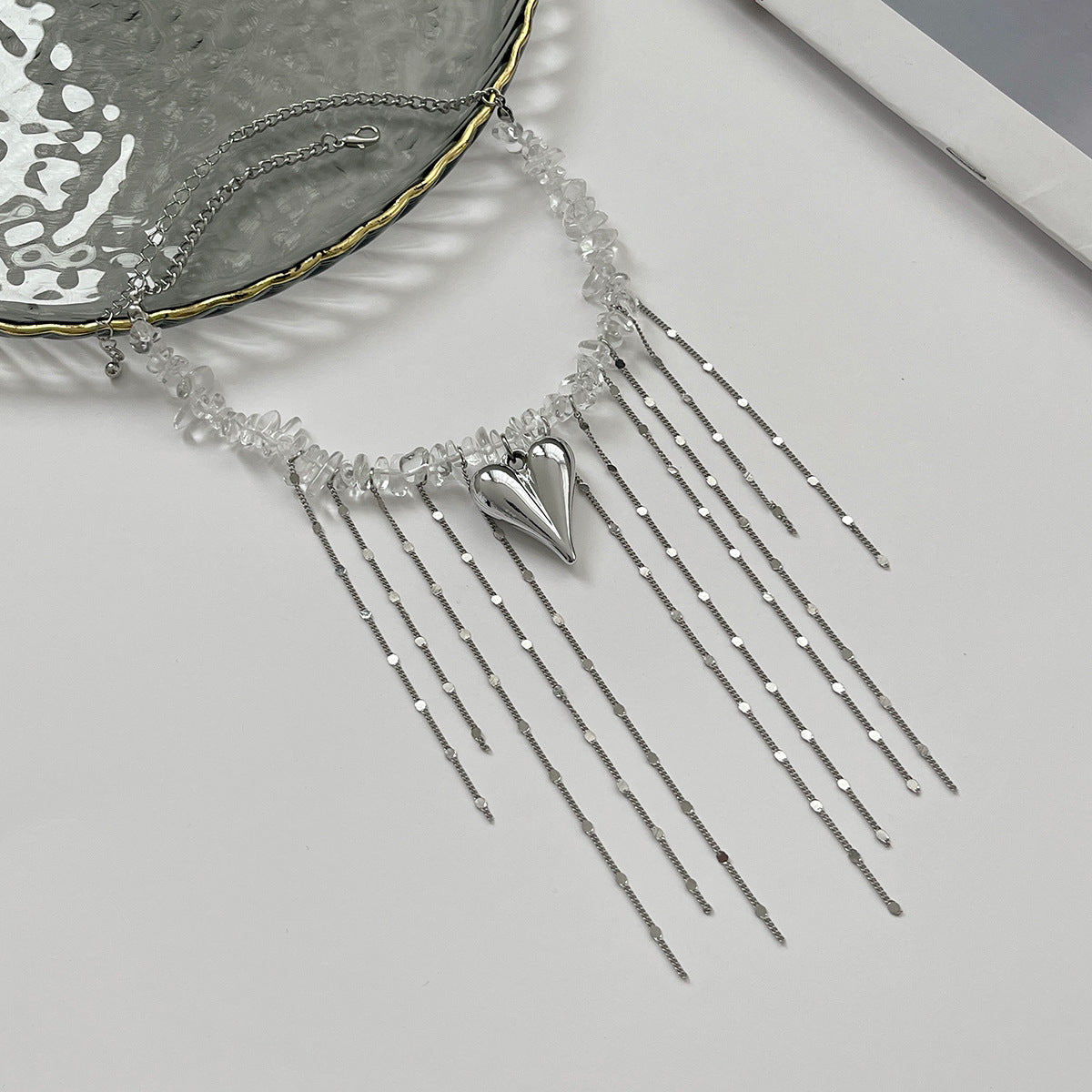 Planderful Vienna Verve Necklace – Elegant Imitation Pearl Design