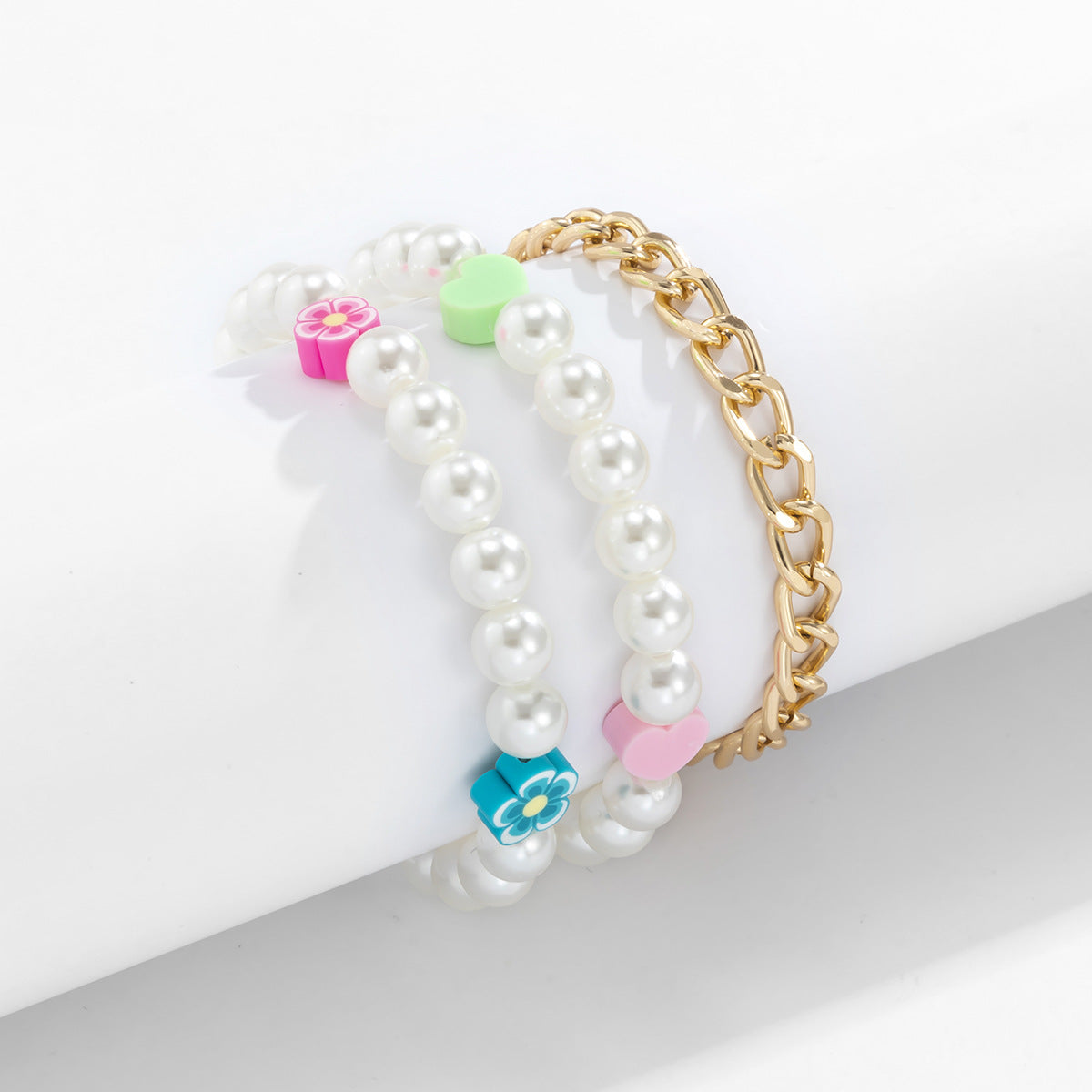 Planderful Vienna Verve Daisy Heart Pearl Bracelet For Women, Elegant Beaded Chain Jewelry, Statement Gift