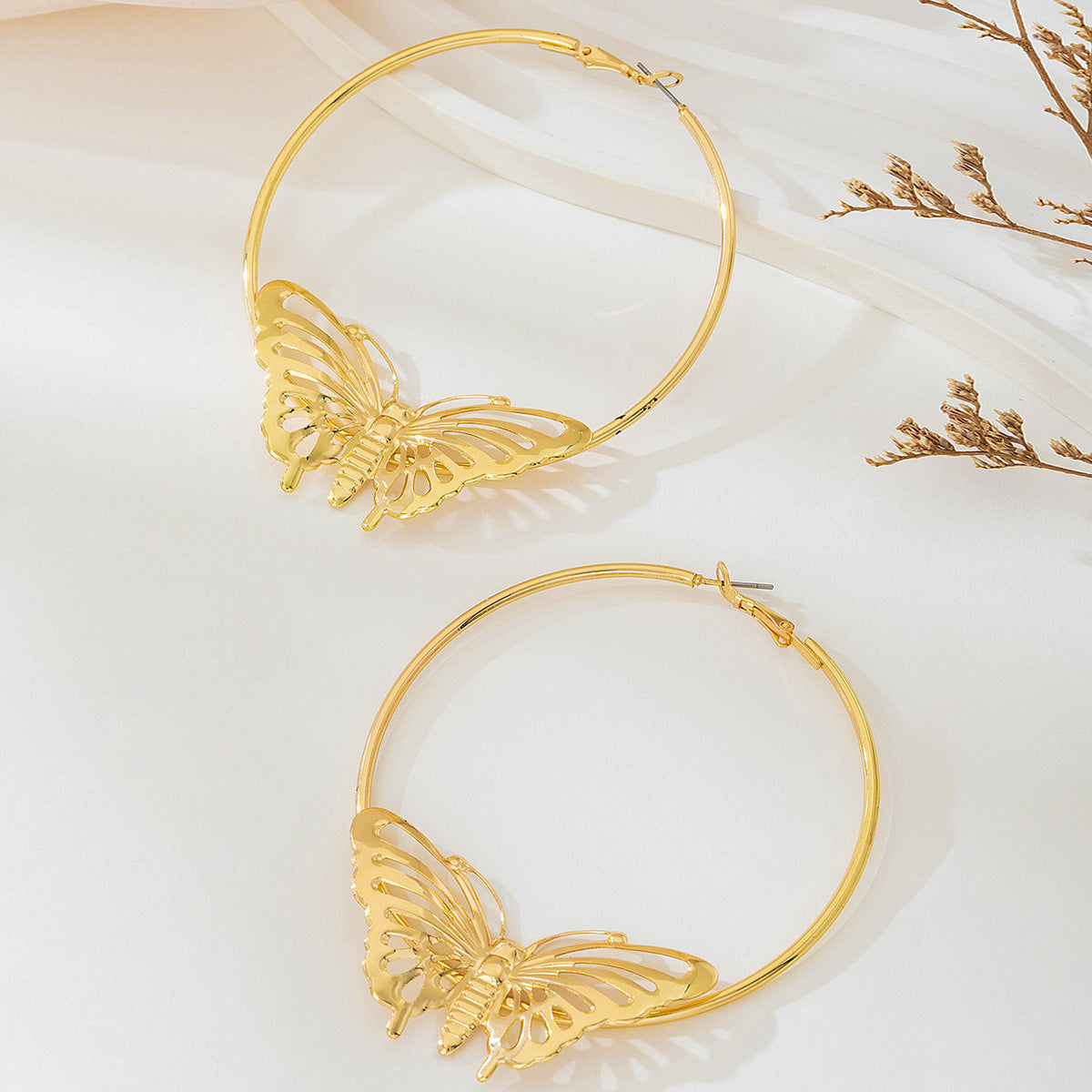 Planderful Vienna Verve Earrings – Elegant Metal Pleated Design with Zircon Accents