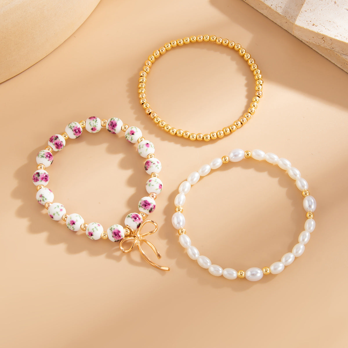 Planderful Vienna Verve Bracelet – Fashionable Imitation Pearl Design