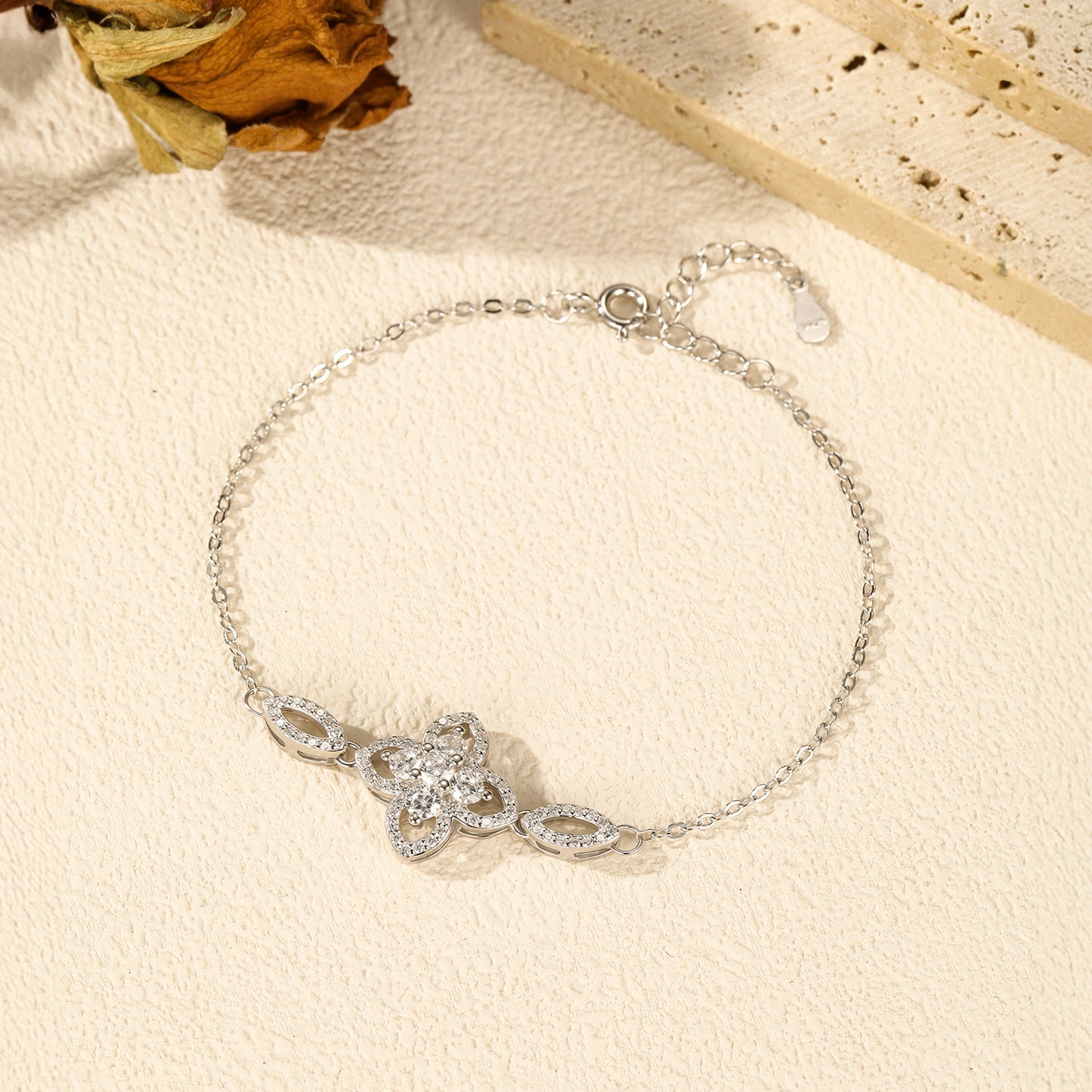 Planderful Everyday Genie Bracelet – Elegant Sterling Silver Flower Design