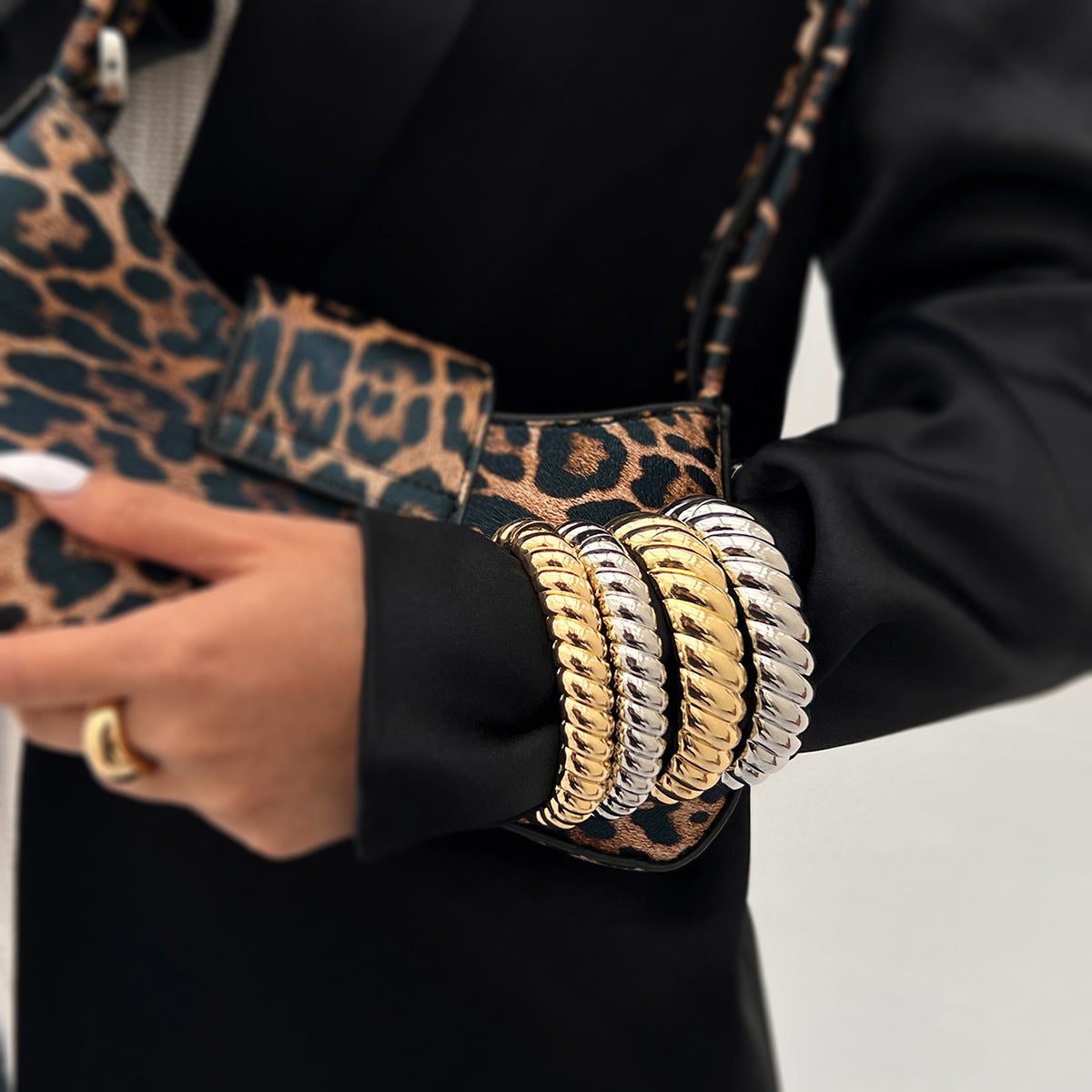 Planderful Vienna Verve Bracelet – Smooth and Versatile Design