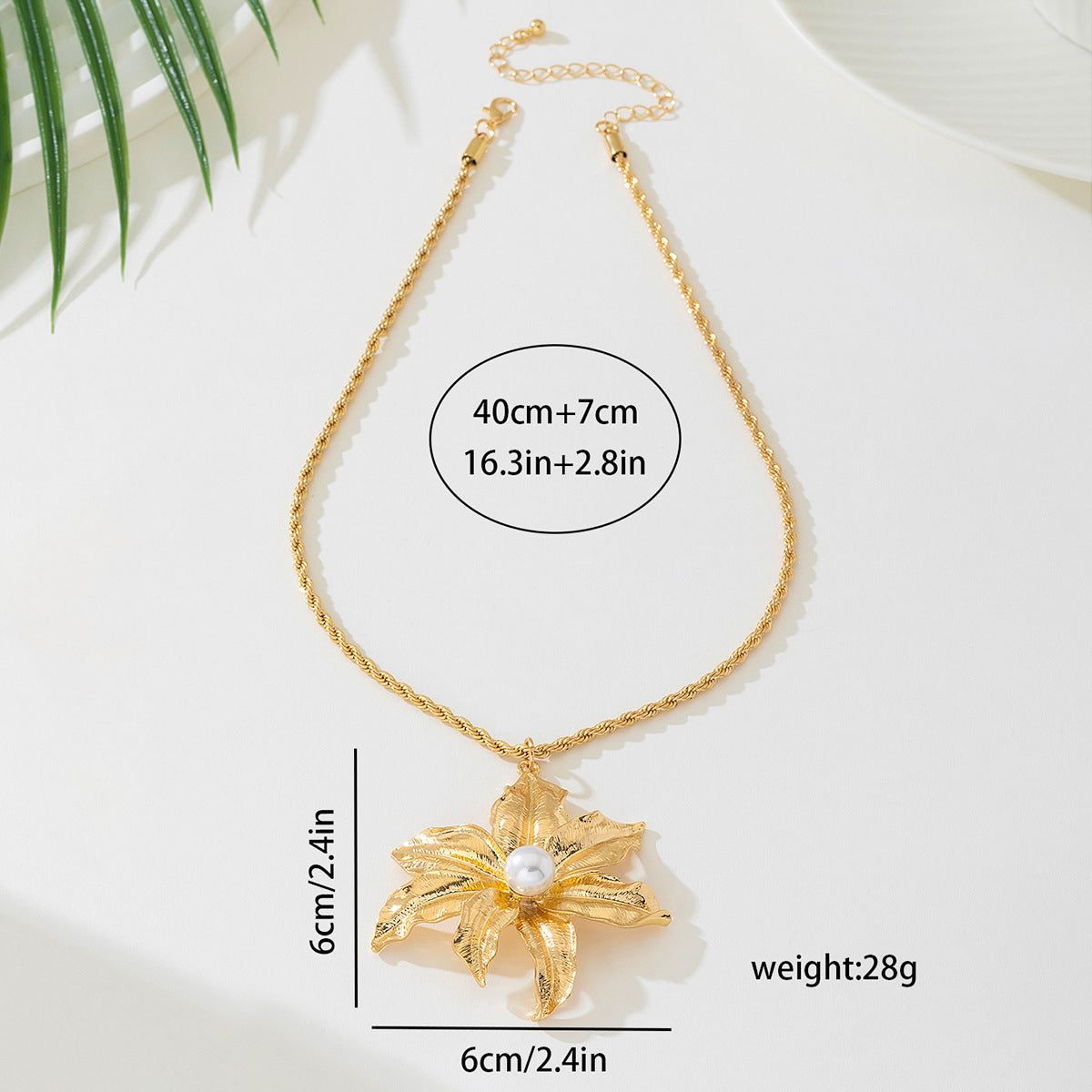 Planderful Vienna Verve Necklace – Creative Holiday Style Metal Flower Pendant