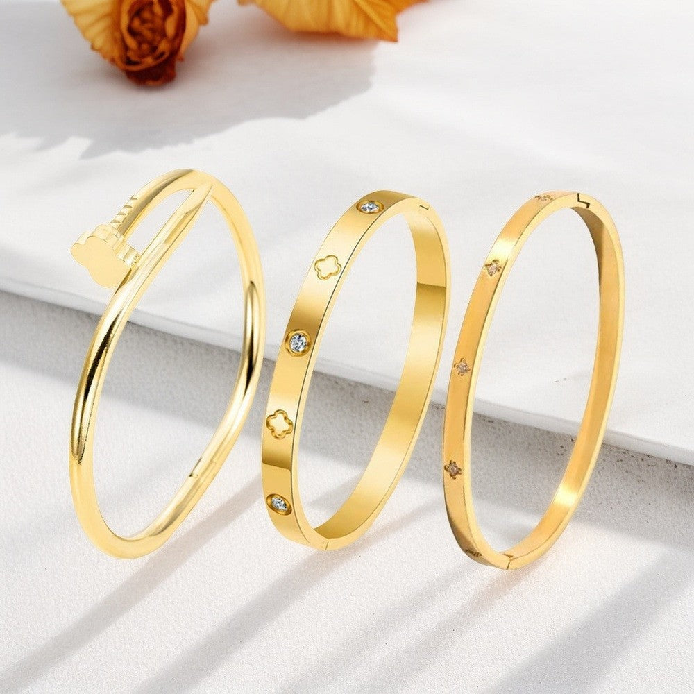 Planderful Jewelry Four Leaf Zircon Flower Bracelet