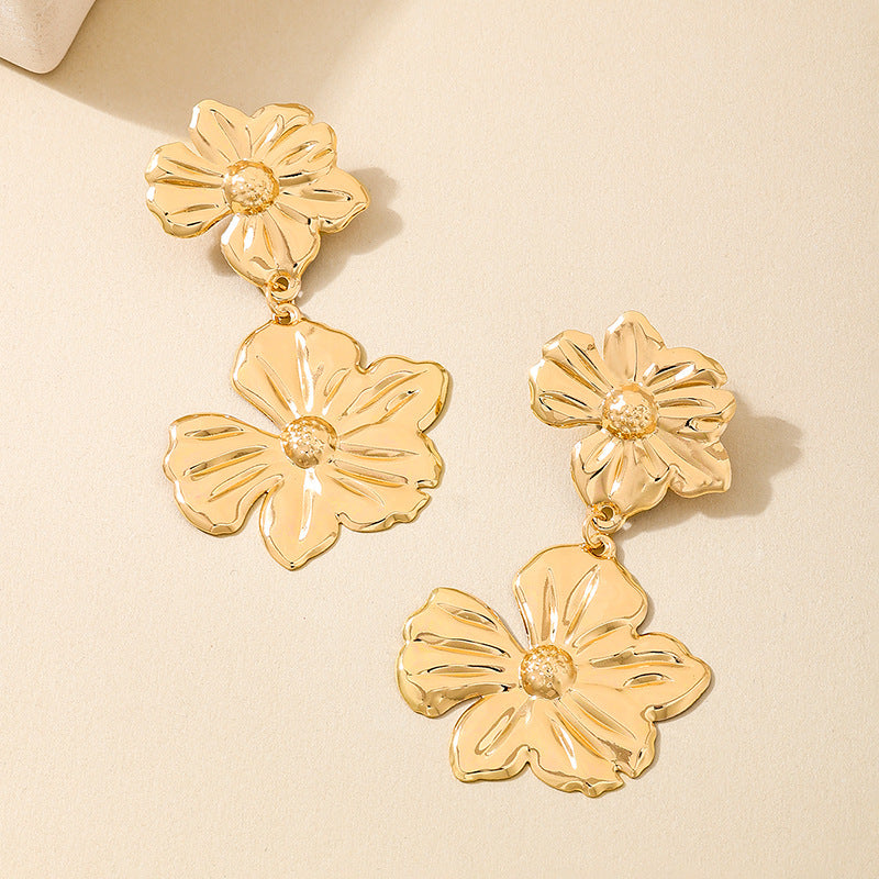 Planderful Vienna Verve Earrings – Fashionable Metal Flower Design